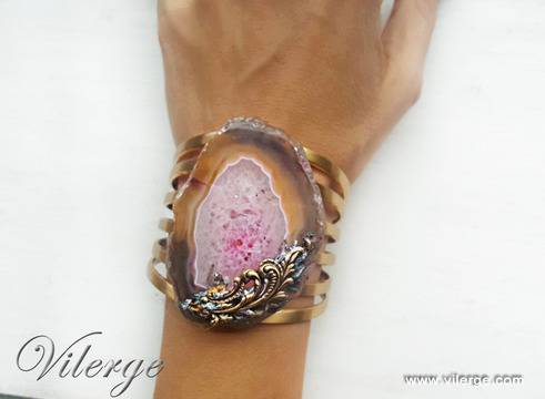 Кажи обичам те с елегантни и красиви бижута за Свети Валентин