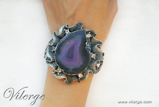 Идеи за красиви подаръци с гривни в месеца на жените