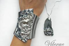 Модни бижута за бал и дизайнерски гривни за абитуриенти