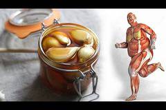 Вижте какво се случва с тялото ни, ако ядем мед и чесън на празен стомах!