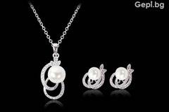 Дамско колие в комплект с обеци с перли и кристали цирконии!