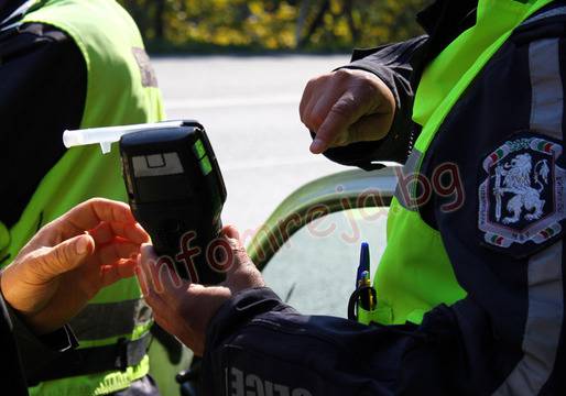 19-годишен неправоспособен и мъртво пиян водач спипаха зад волана на „БМВ“ в Бунцево