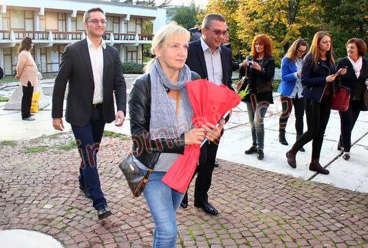 Елена Йончева влиза в политиката. Става водач на листа