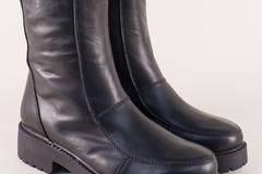 Кожени дамски боти на стабилно ходило с нисък ток в черно 2541602ch