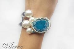 8 март с елегантни винтидж гривни за деня на жената