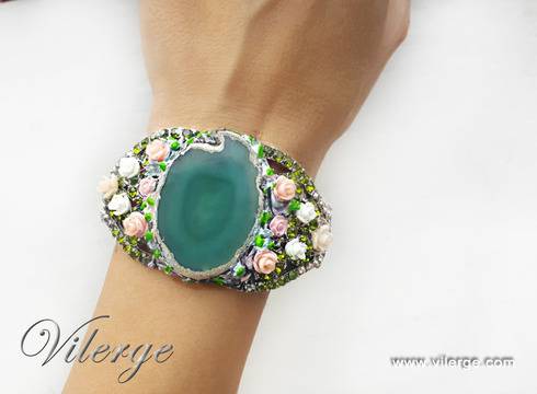 Бъди красива и стилна с винтидж гривни за ден на жената