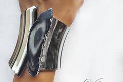 Дизайнерска винтидж гривна за красиви абитуриентки и бал