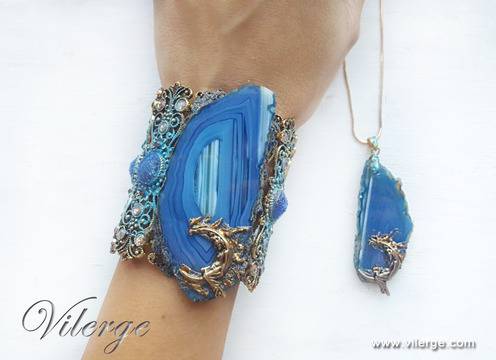 Нежни бижута за красиви жени и сезон Пролет