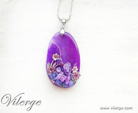 Винтидж колие за пролет и красива колекция бижута за жени