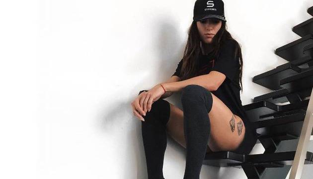 Ивет Лалова зарадва феновете си с нова секси визия (снимки)