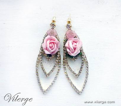 Бижута за пролет и винтидж обеци с цветя и рози