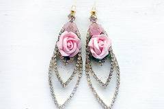 Бижута за пролет и винтидж обеци с цветя и рози