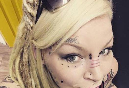 Няма да повярвате какво си причини това момиче, за да е по-красиво! СНИМКИ 18+