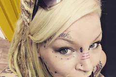 Няма да повярвате какво си причини това момиче, за да е по-красиво! СНИМКИ 18+