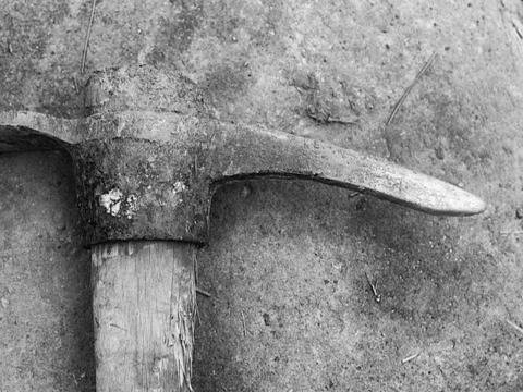 Синдромът на „кривата мотика“