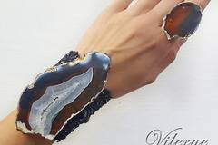 Луксозен Великденски подарък с красиви бижута и стилни гривни