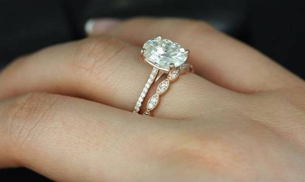 Кога да подарим на любимата златен пръстен?