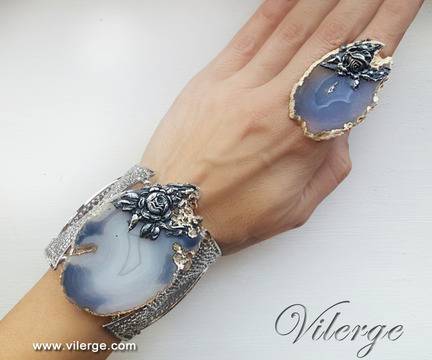 Красива Великденска колекция с бижута и красиви Яйца