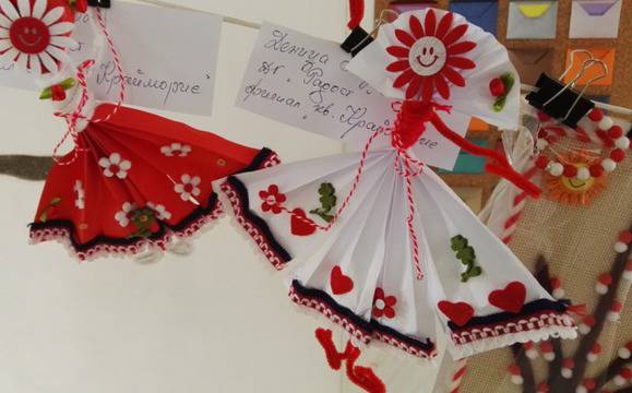 Деца от 32 градини майсториха мартенички