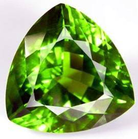 ПЕРИДОТ и красиви бижута с естествен камък за елегантни жени