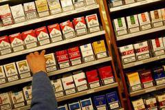 Пушачите на колене! Вдигат вносните цигари! Ето кои и с колко!