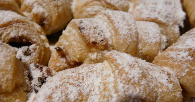 СЛАДКИ И СОЛЕНИ КРОАСАНЧЕТА ОТ БУТЕР ТЕСТО