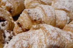 СЛАДКИ И СОЛЕНИ КРОАСАНЧЕТА ОТ БУТЕР ТЕСТО