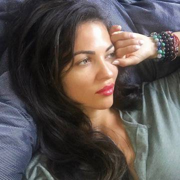 РАЙНА СТАНА „ПРИНЦЕСА“ В НОВАТА СИ ПЕСЕН ПОПФОЛКЛОР-МУЗИКА ЗА ВСЕКИ