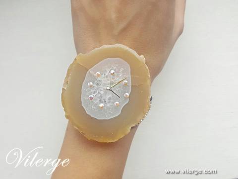 Луксозна лятна колекция с красиви бижута за стилни жени и дами