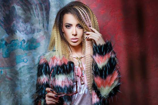 ВАНЕСА С НОВА ПЕСЕН „ОЩЕ“ ПОПФОЛКЛОР-МУЗИКА ЗА ВСЕКИ