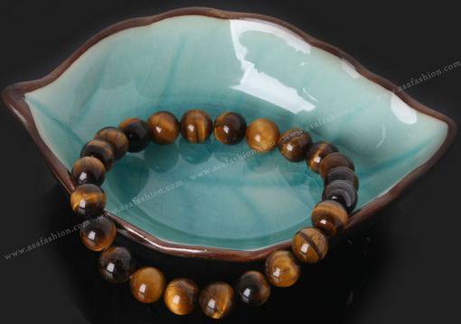 Гривна от естествен камък