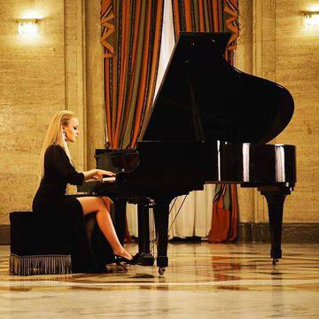 СОНЯ НЕМСКА С ПРЕМИЕРА НА „ПОСЛЕДНИЯТ“ ПОПФОЛКЛОР-МУЗИКА ЗА ВСЕКИ