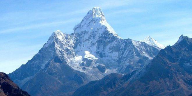 Раздават GPS устройства на катерачите на Еверест