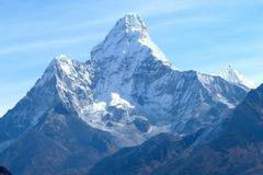 Раздават GPS устройства на катерачите на Еверест