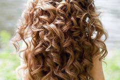 Официални прически с пусната коса сезон 2017