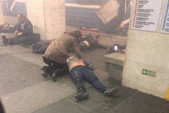 Две експлозии в метрото на Санкт Петербург