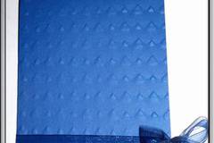 Покана за сватба в тъмно синьо със сърчице