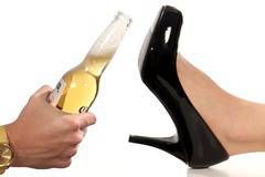 Как да отворим бира без отварачка?