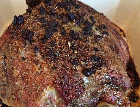 Печено агнешко бутче на фурна