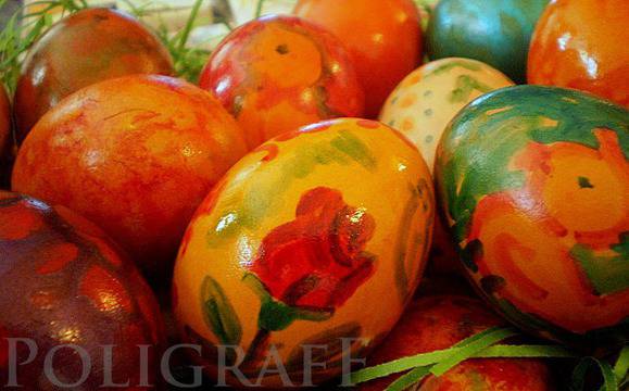 Домашно приготвени великденски бои с естествени продукти