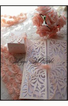 Луксозни сватбени покани.