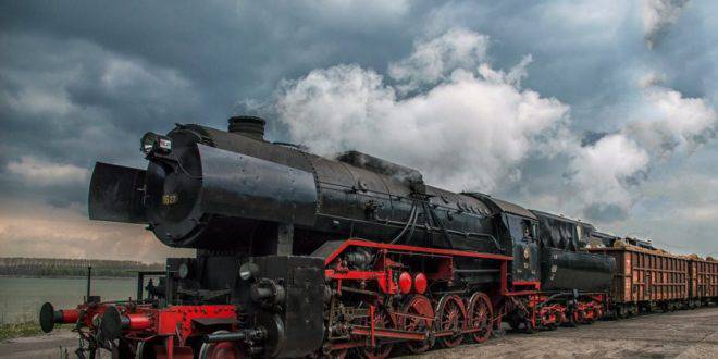 Парен локомотив вози туристи за Гергьовден
