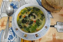 Пилешка супа със спанак