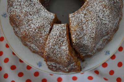 Бананов кекс със сладко от динени корички