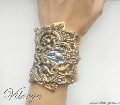 Красива винтидж гривна от бутикова бижутерия за жени