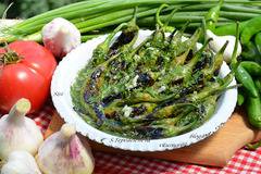 ПУКАНИ ЛЮТИ ЧУШЛЕТА В ПРЯСНА МАРИНАТА