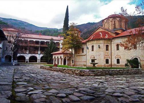 Бачковски манастир и Кръстова гора