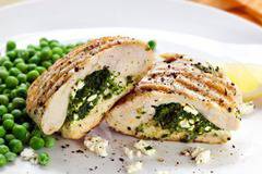 ПИЛЕШКИ ДЖОБ С ТОПЕНО СИРЕНЕ, ЗЕЛЕНИ ПОДПРАВКИ И ЧЕСЪН