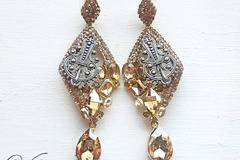 Стилни бутикови бижута и елегантни винтидж обеци