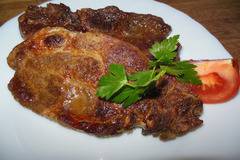 Крехки свински пържоли на фурна